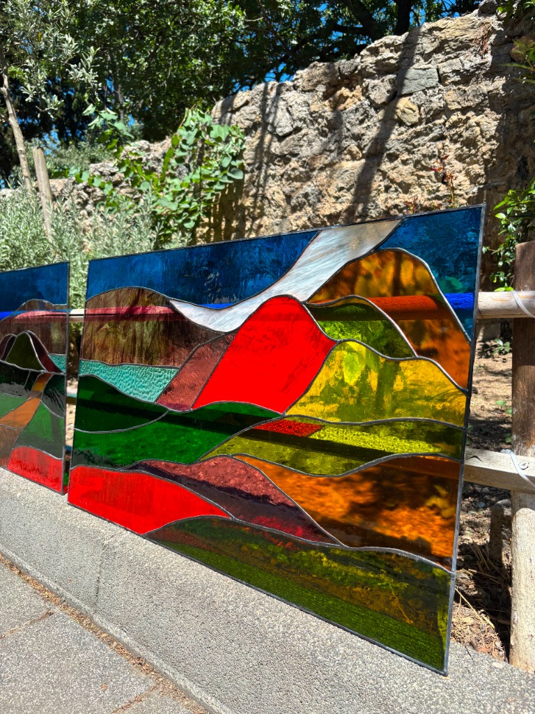 Doğal Gün Işığında Dağ ve Vadi Vitray Pano Detayı