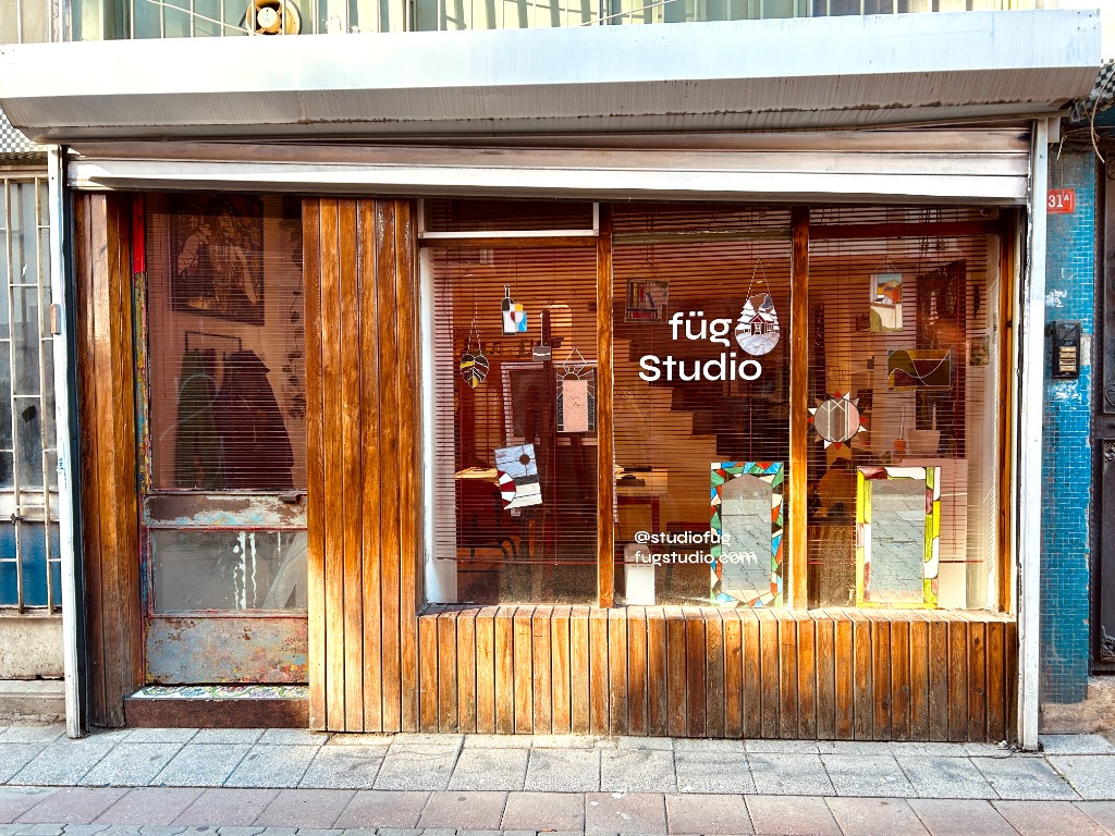 Studio Fug Atölyesi Kadıköy Vitrini